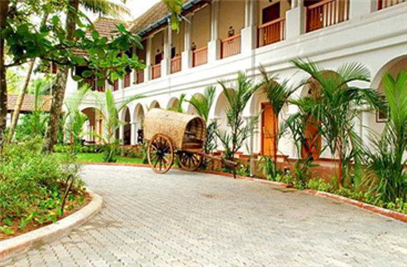 Lemon Tree Vembanad Lake Resort, Kerala Alappuzha Buitenkant foto